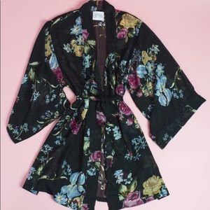 Helena Quinn floral kimono